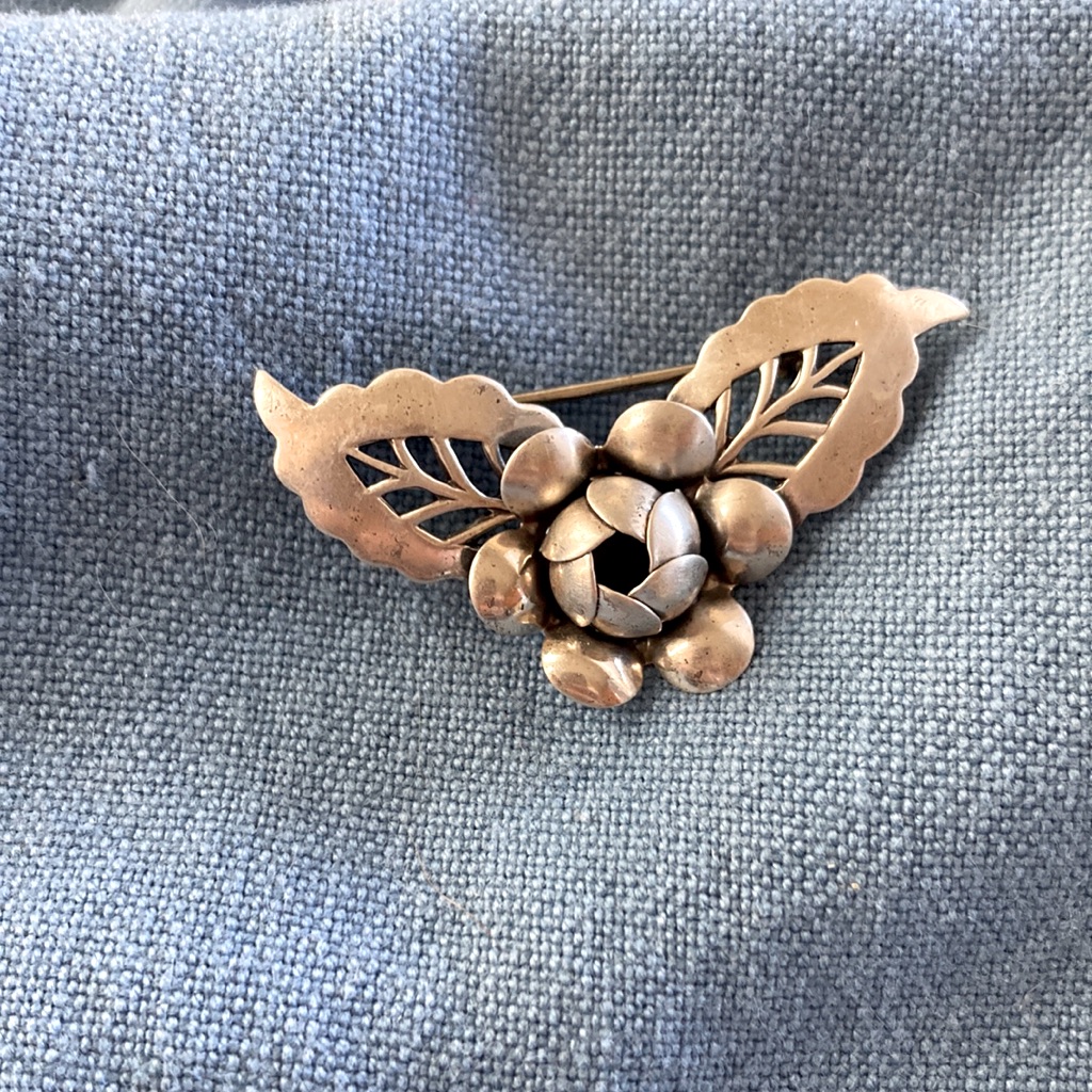 Vintage Beau Sterling Silver Flower Brooch Pin 30$